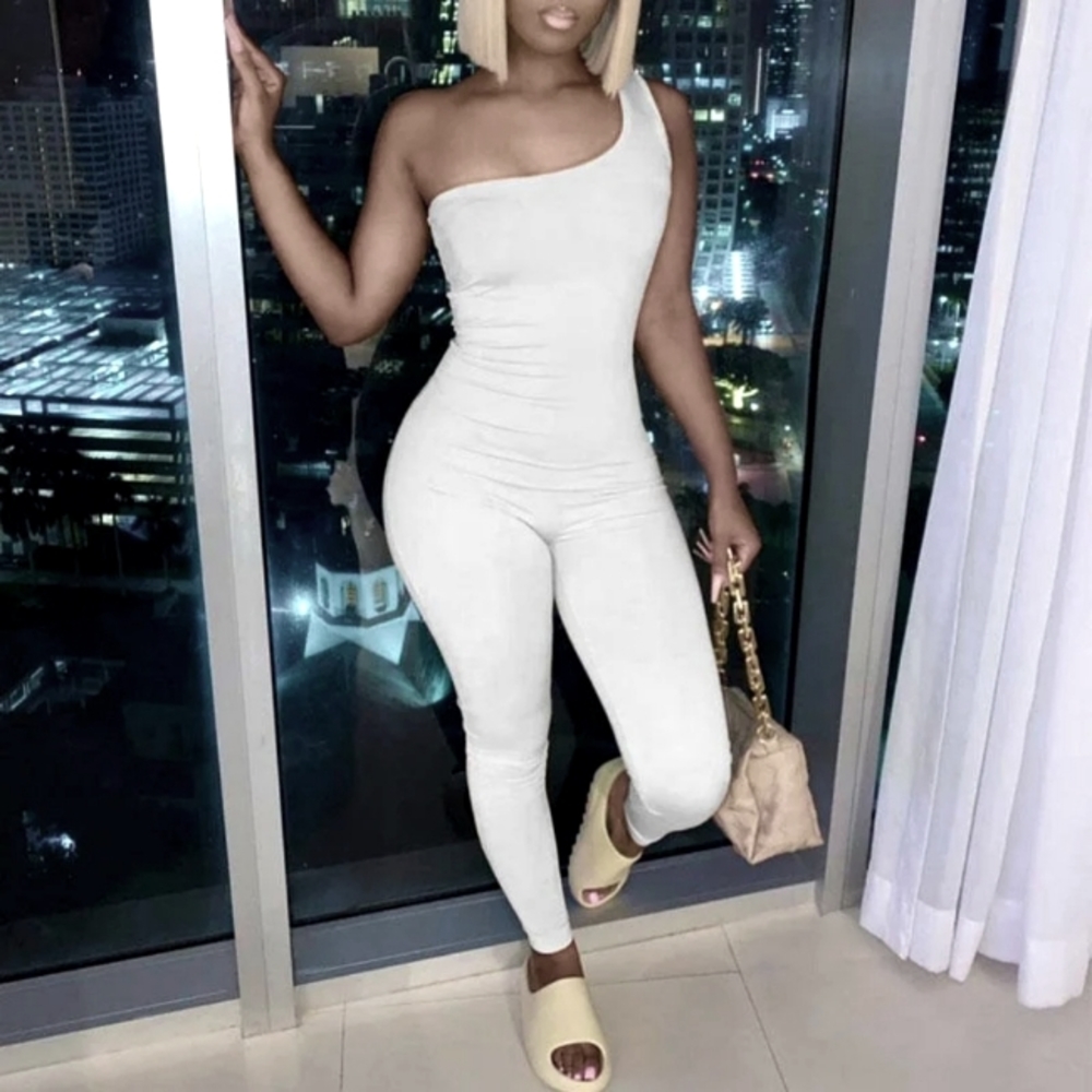 One shoulder pants outfit - Picture 1 of 8